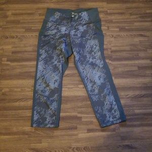 Old navy active capri workout legging